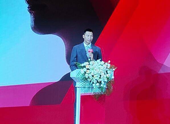 老师含紧一点h边做边运动视频
