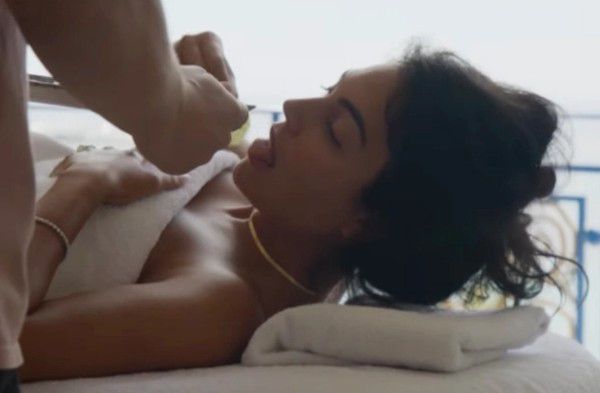 扒开老师狂揉视频女女